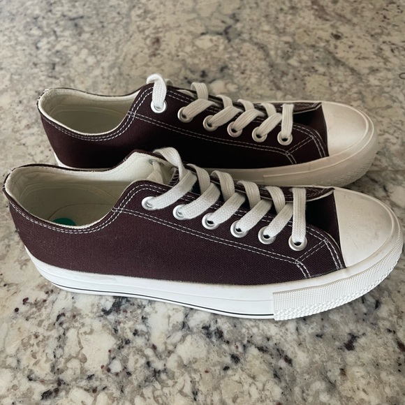 Sincerely Jules Brown Sneakers - Picture 2 of 3